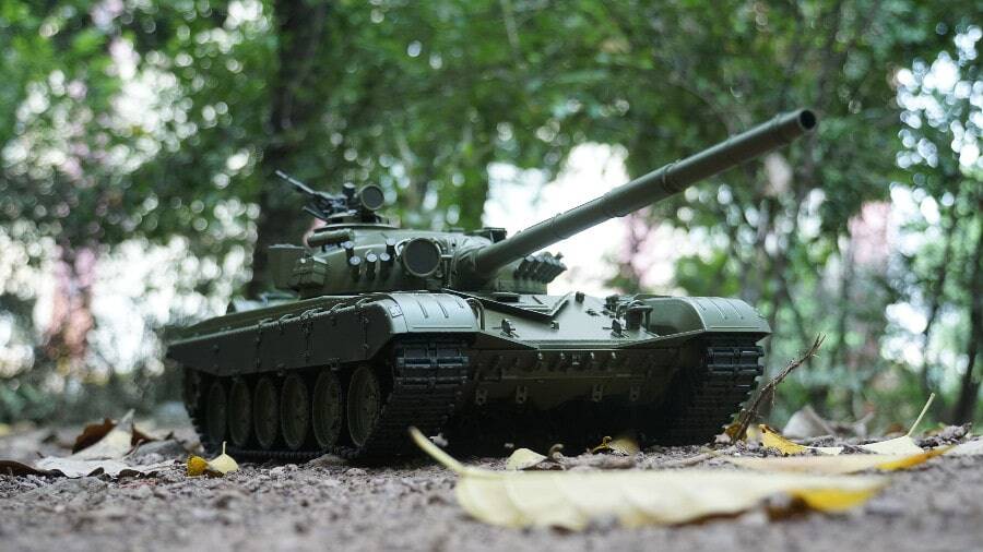 Ferngesteuerter Panzer mit Schuss "Russicher T-72" Heng Long 1:16, Stahlgetriebe -2,4Ghz -V 7.0 9 Ferngesteuerter Panzer mit Schuss Russicher T-72 Heng Long 116, Stahlgetriebe -2,4Ghz -V 6.0 -9