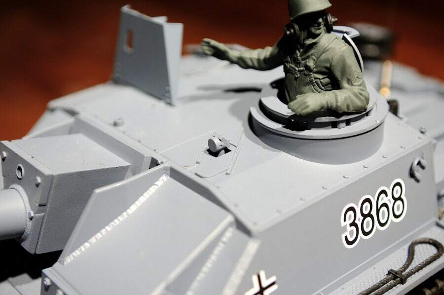 Ferngesteuerter Panzer mit Schuss "Sturmgeschütz III" - Stug 3 Heng Long 1:16 Rauch&Sound -2,4Ghz -PRO 8 Ferngesteuerter Panzer mit Schuss Sturmgeschütz III - Stug 3 Heng Long 1-16 Rauch&Sound -2,4Ghz -PRO -8