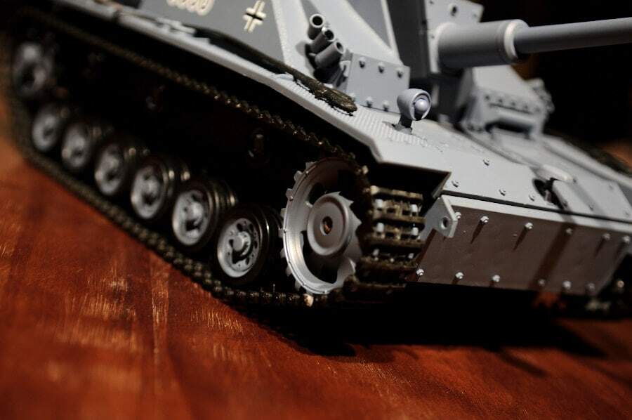 Ferngesteuerter Panzer mit Schuss "Sturmgeschütz III" - Stug 3 Heng Long 1:16 Rauch&Sound, Metallgetriebe und 2,4Ghz 11 panzer ferngesteuert henglong sturmgeschuetz 3 stug upgrade version 6.0-6