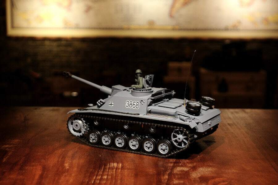 Ferngesteuerter Panzer mit Schuss "Sturmgeschütz III" - Stug 3 Heng Long 1:16 Rauch&Sound, Metallgetriebe und 2,4Ghz 9 panzer ferngesteuert henglong sturmgeschuetz 3 stug upgrade version 6.0-8
