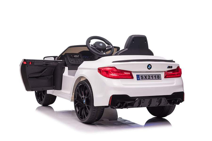 Elektro Kinderfahrzeug "BMW M5" - lizenziert - 12V7A Akku, 2 Motoren- 2,4Ghz Fernsteuerung, MP3, Ledersitz+EVA 11 Elektro Kinderfahrzeug "BMW M5" - lizenziert - 12V7A Akku, 2 Motoren- 2,4Ghz Fernsteuerung, MP3, Ledersitz+EVA – Bild 11