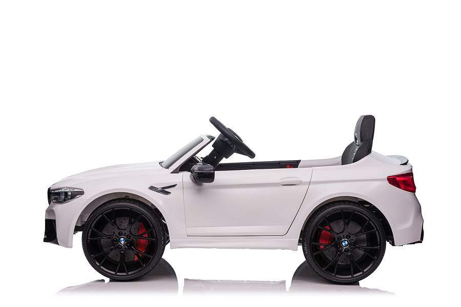 Elektro Kinderfahrzeug "BMW M5" - lizenziert - 12V7A Akku, 2 Motoren- 2,4Ghz Fernsteuerung, MP3, Ledersitz+EVA 3 Elektro Kinderfahrzeug "BMW M5" - lizenziert - 12V7A Akku, 2 Motoren- 2,4Ghz Fernsteuerung, MP3, Ledersitz+EVA – Bild 3